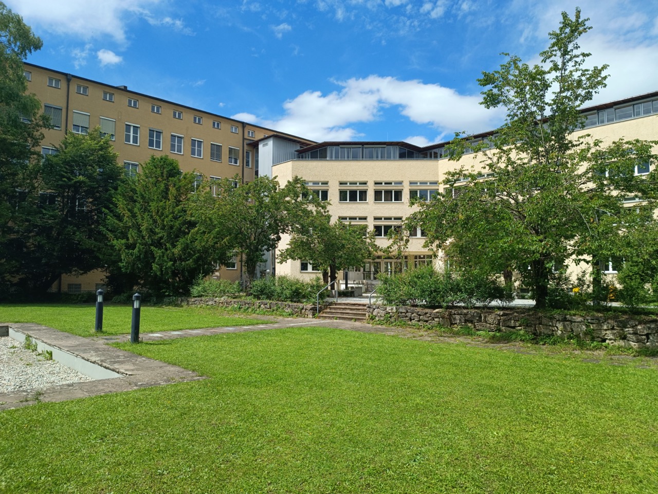 Picture of the Maria Stern School. The Location where StarMUN will be hosted